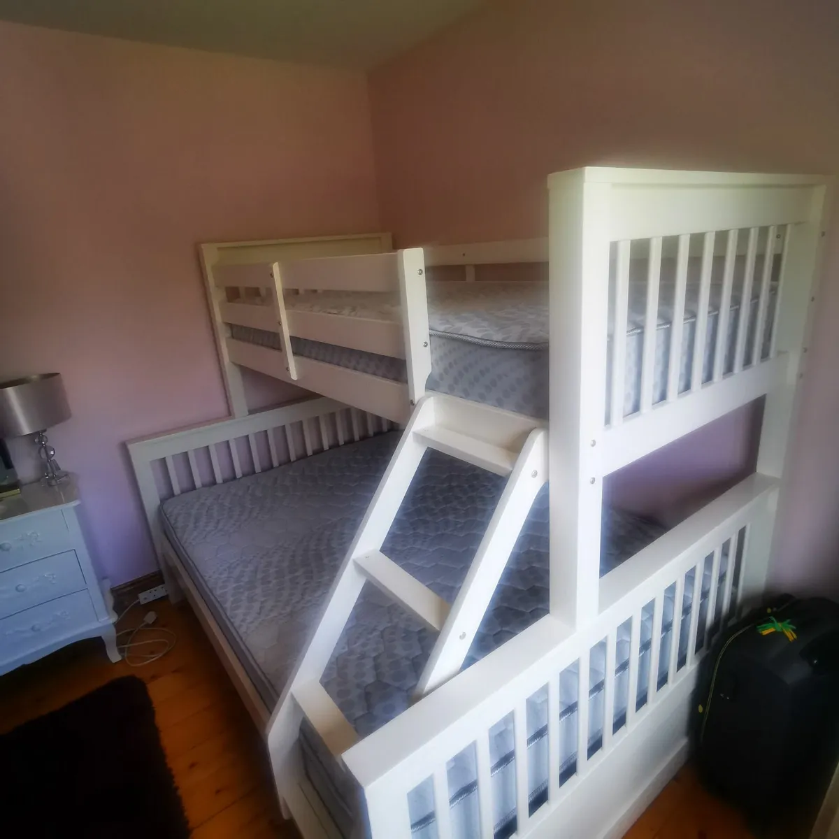 Twin bunk bed as new. - Image 1
