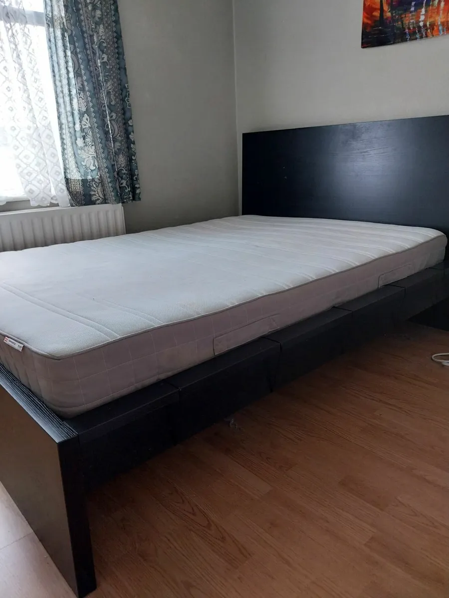 Bed - Image 1