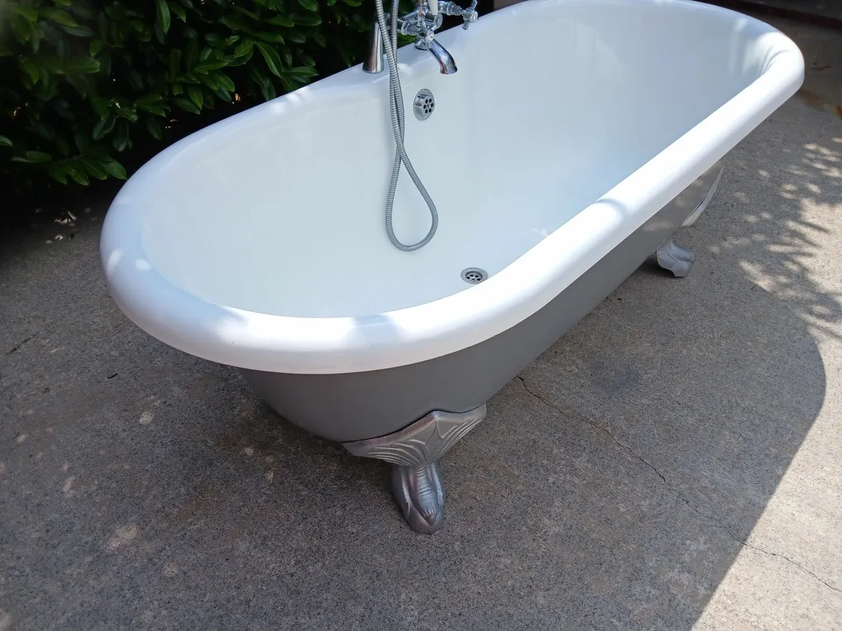 cast iron bath - Image 3