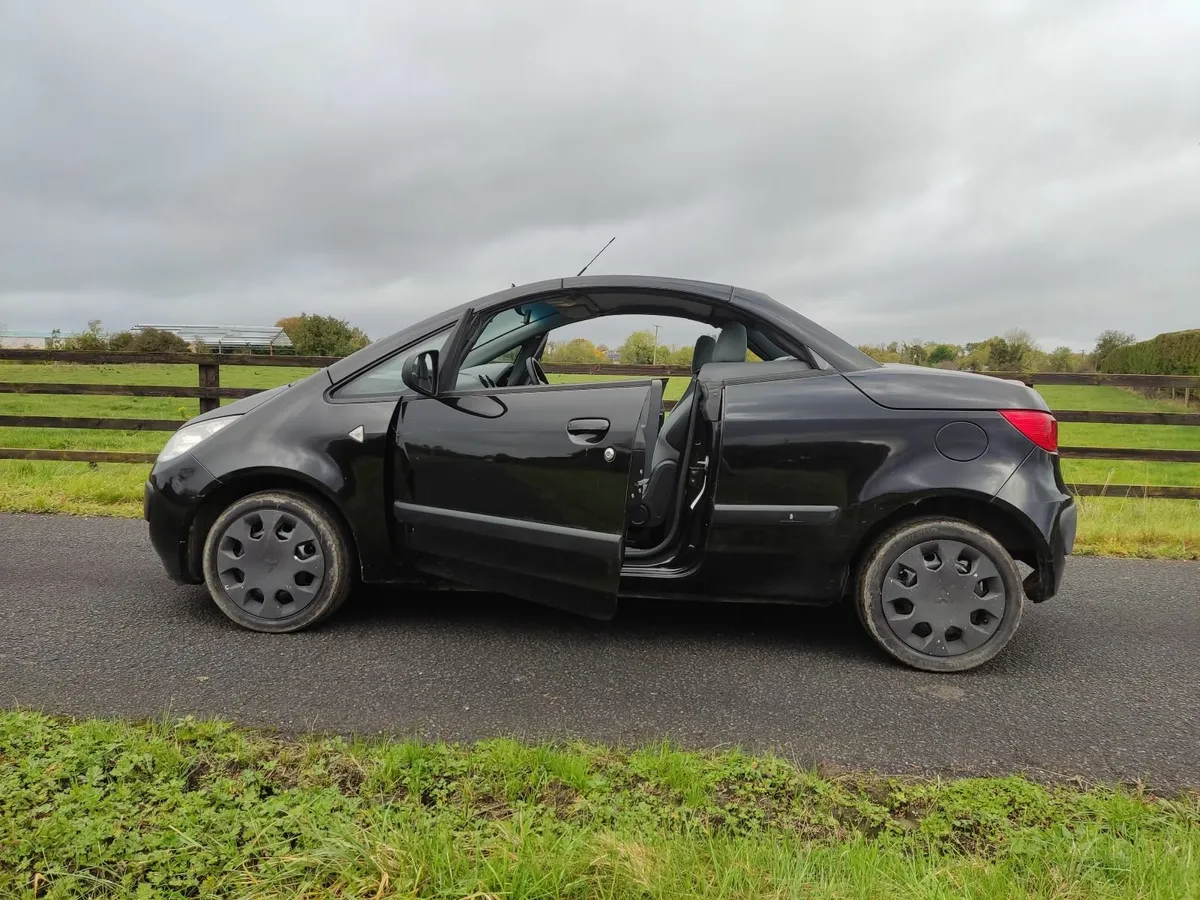 Convertible Mitsubishi Colt CZC - Image 2