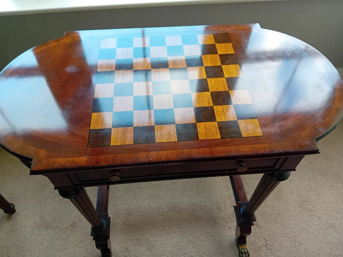 antique style chess table - Image 1