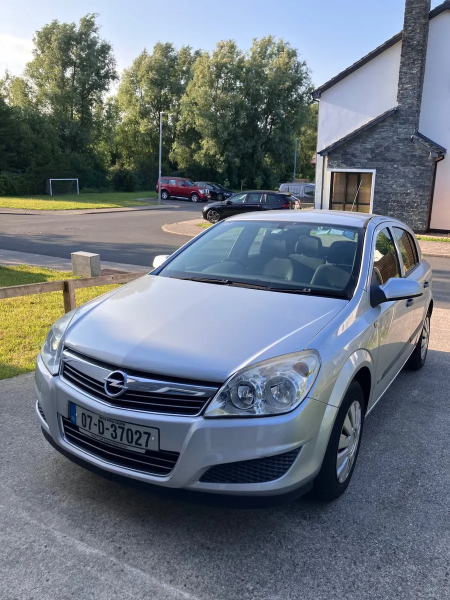 Opel Astra 2007 - Image 1