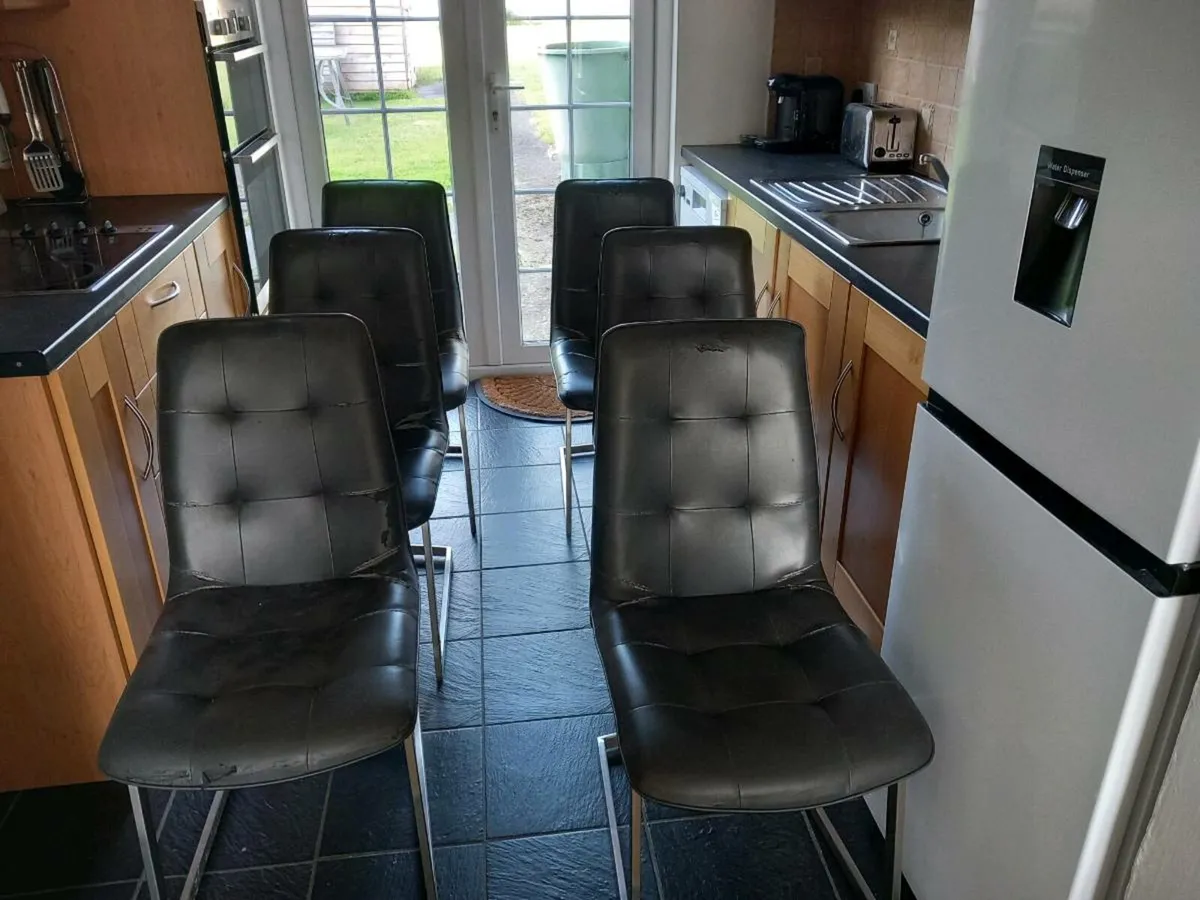 6 Dining room chairs