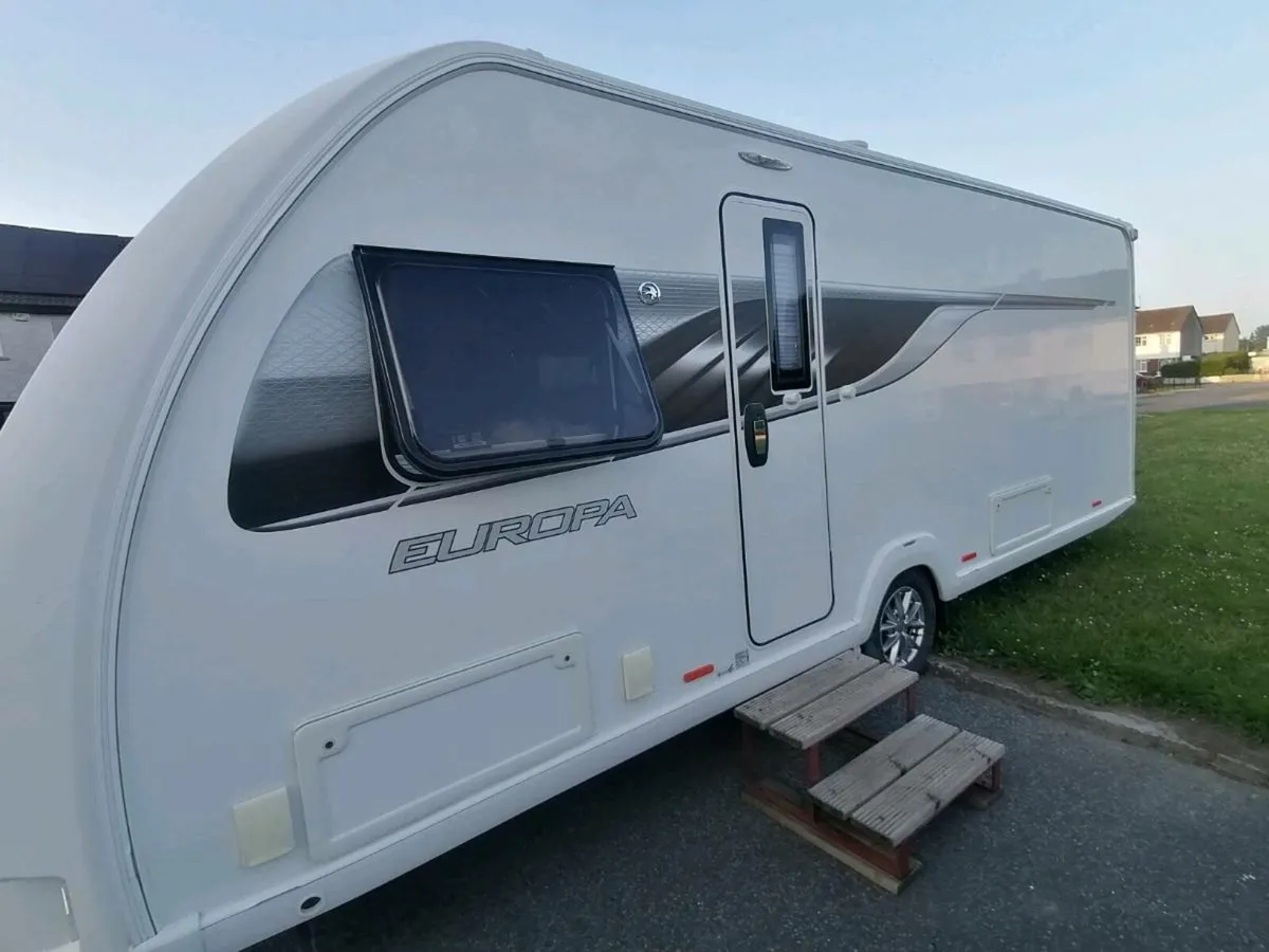 Swift europa 580 caravan - Image 2