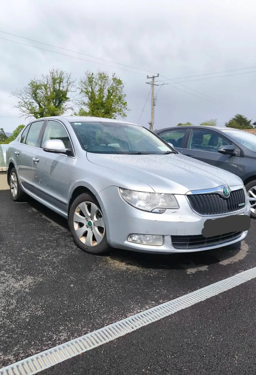 Skoda Superb 2013 - Image 1