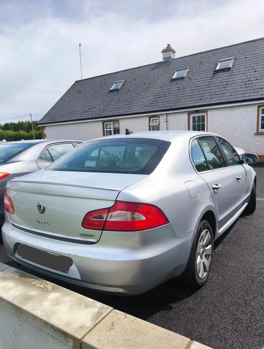 Skoda Superb 2013 - Image 4
