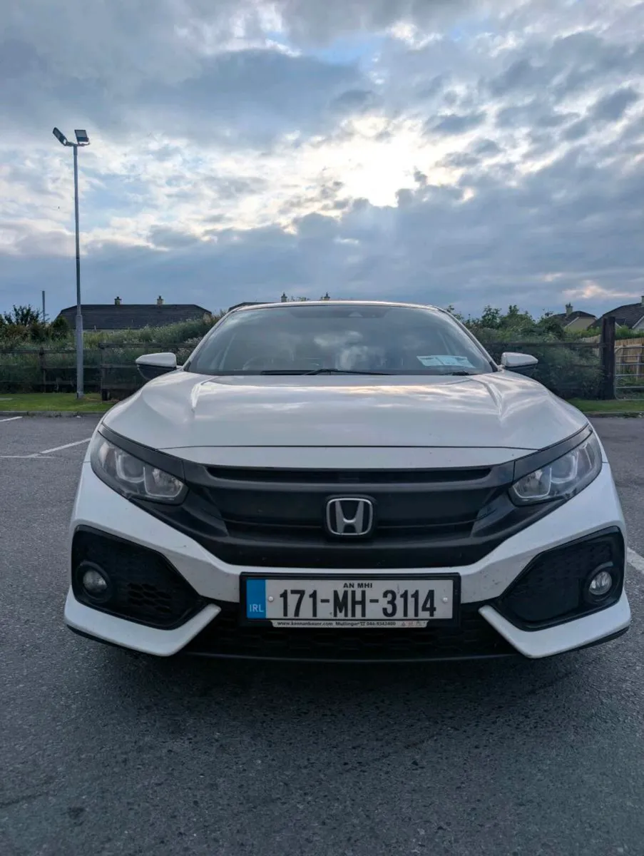Honda Civic Premium - Image 2