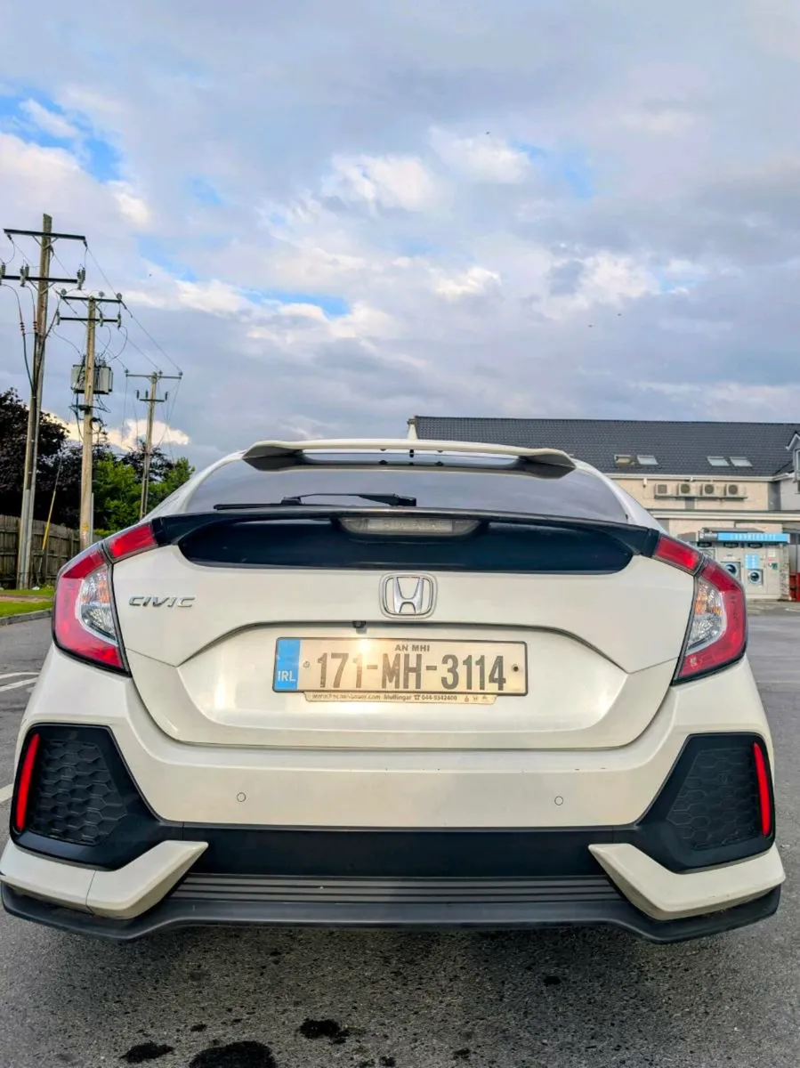 Honda Civic Premium - Image 4