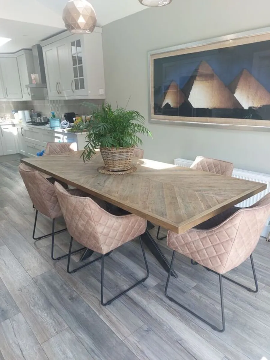 dining - Image 2