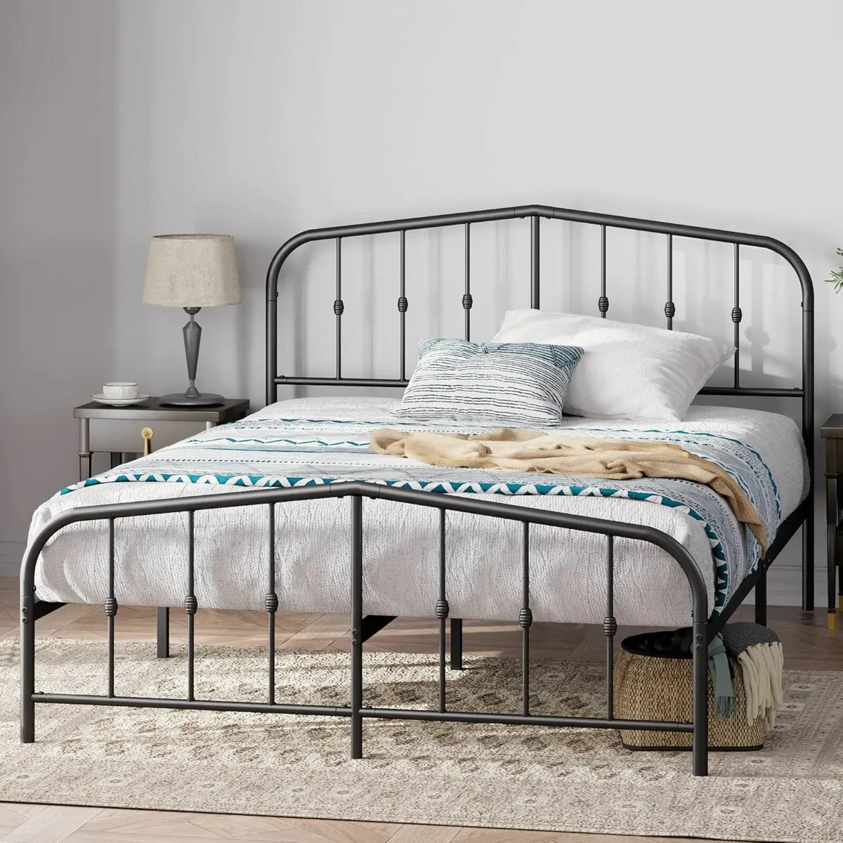 Double Bed frame 135x190 cm Underbed storage - Image 1