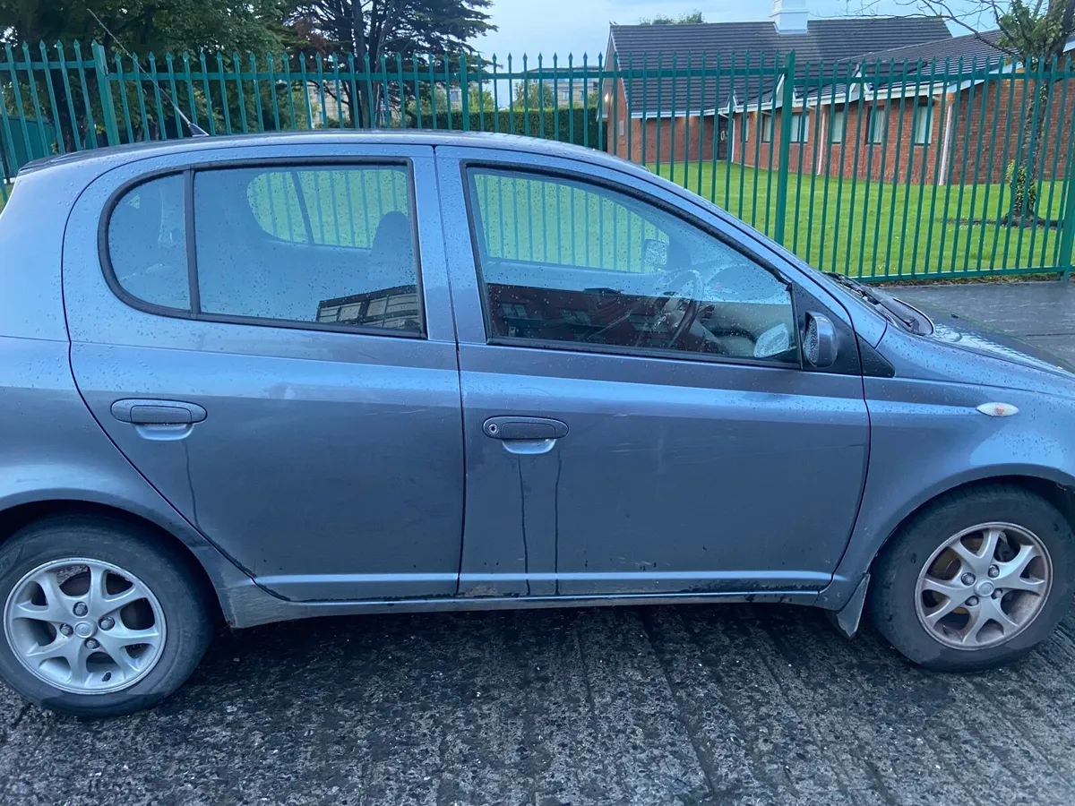 Toyota Yaris 2005 - Image 2