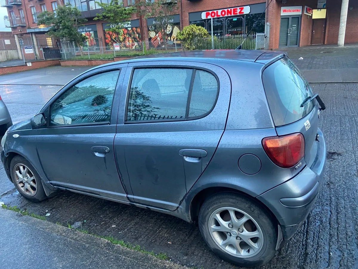 Toyota Yaris 2005 - Image 4