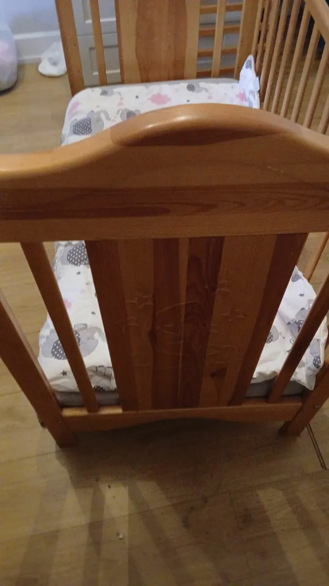 Child cot - Image 1