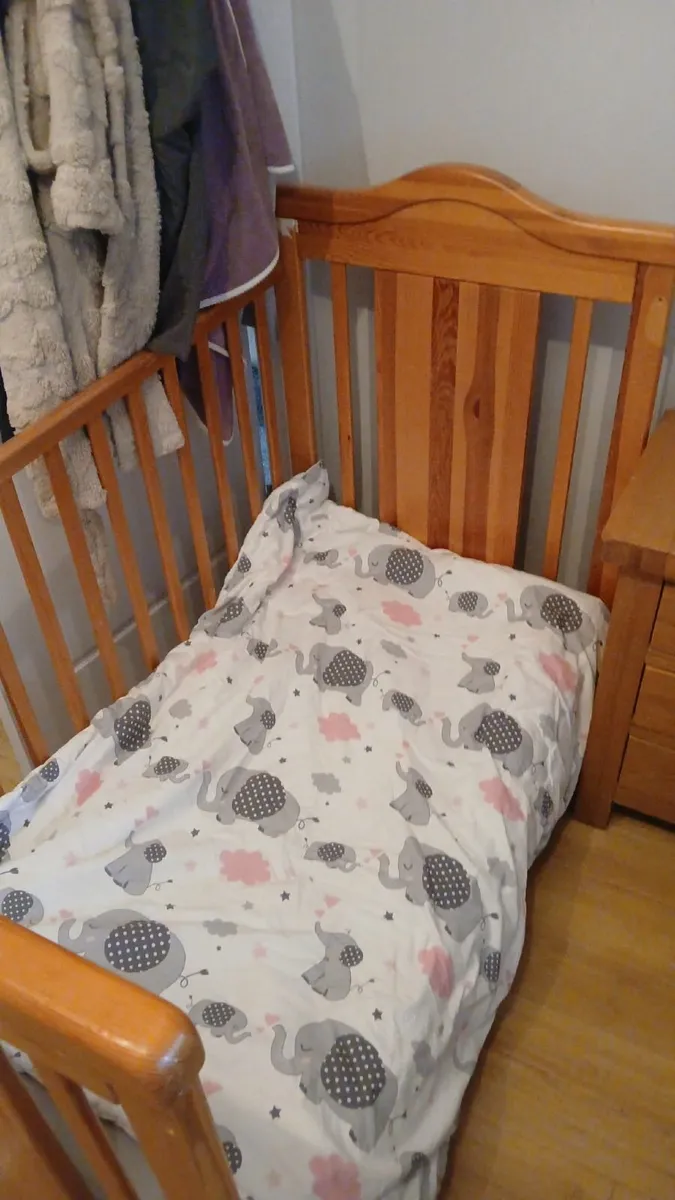 Child cot - Image 3