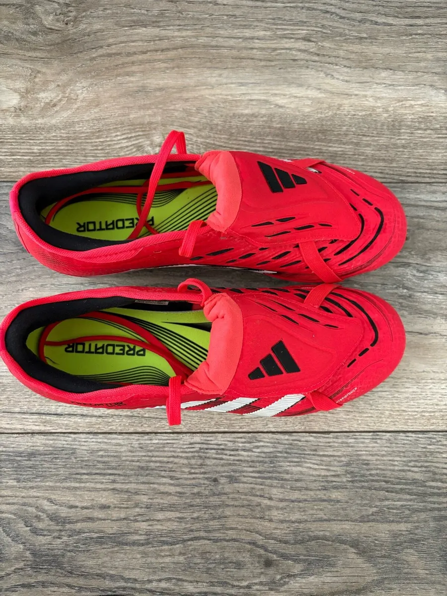 Football boots - Image 1