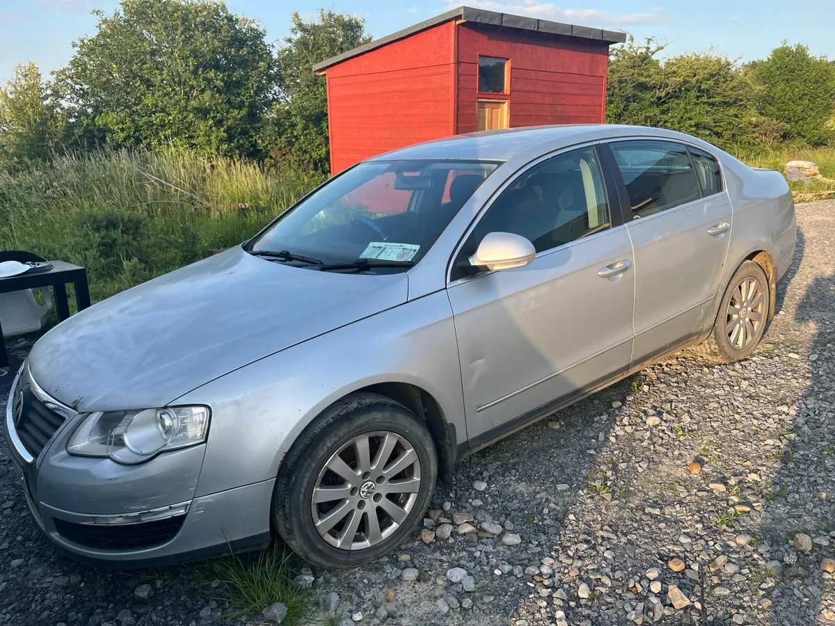 Volkswagen Passat 2006 - Image 2
