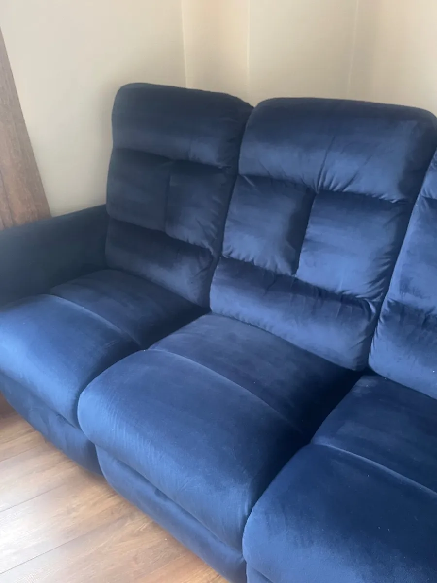 Reclining sofa - Image 1