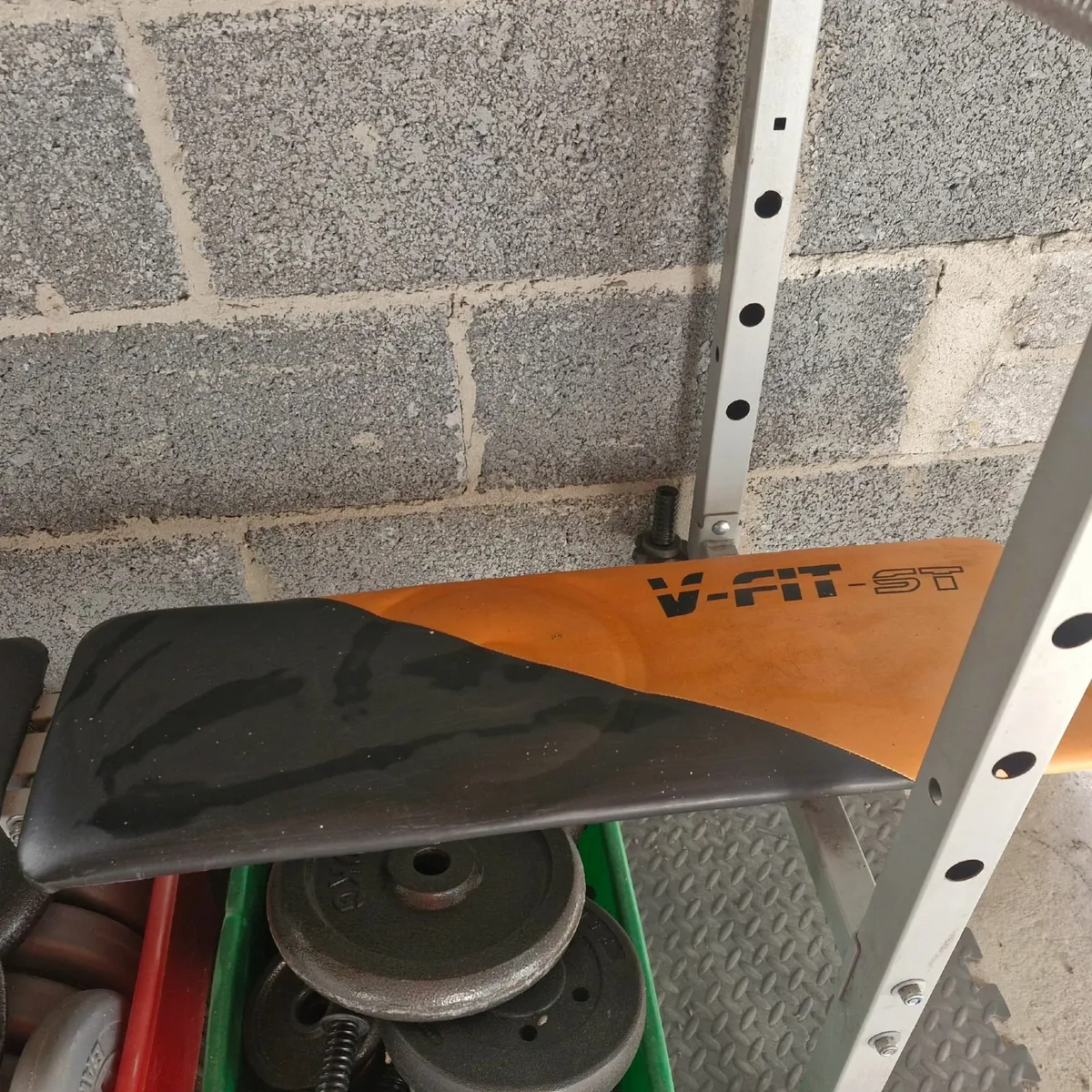 Barbell, weights, bench, punchbag - Image 4