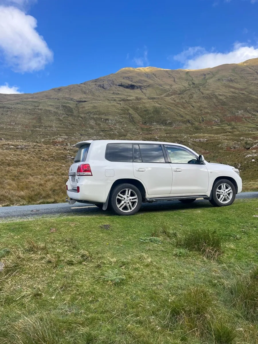 Landcruiser 200 V8 - Image 3
