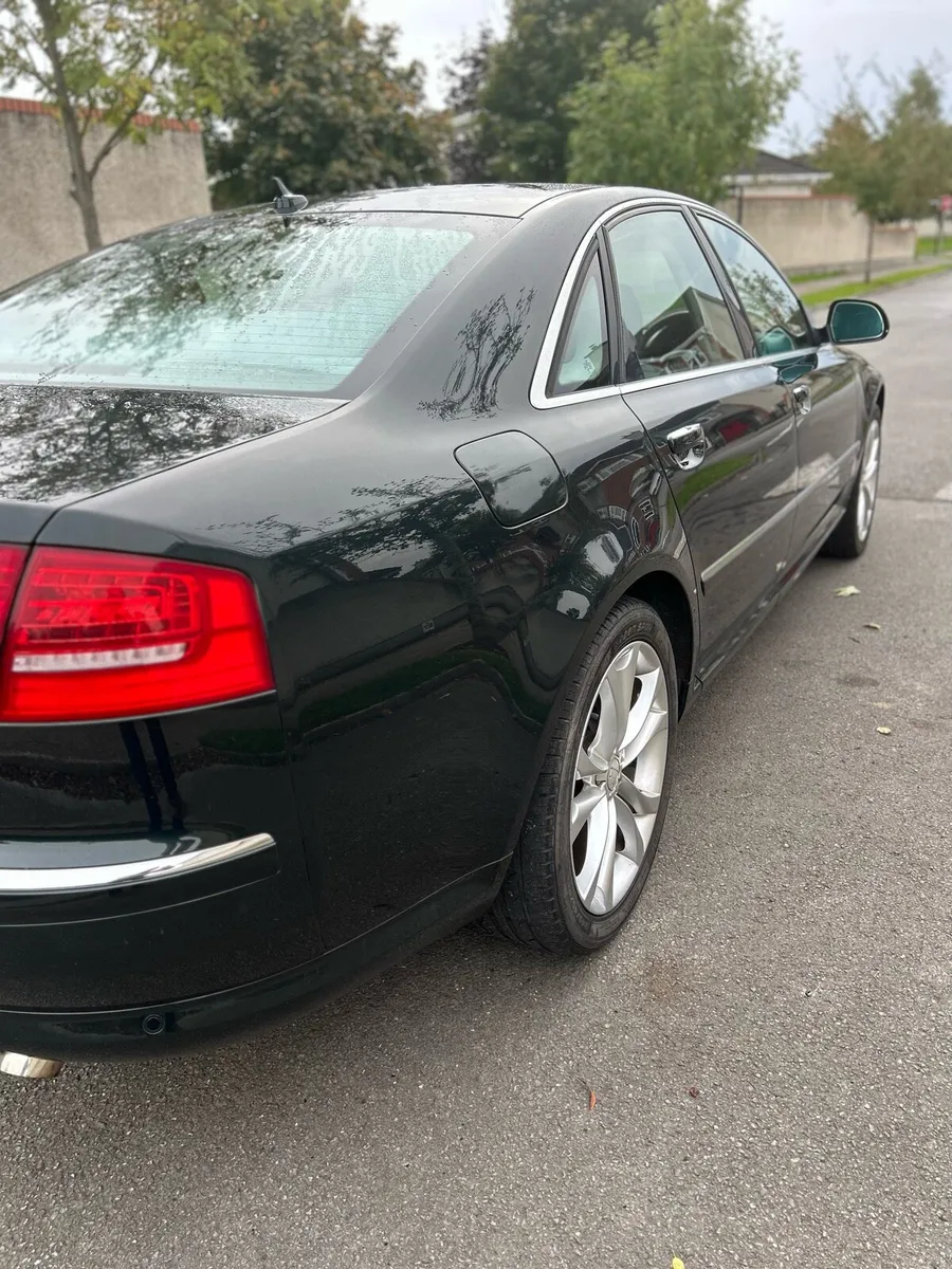 Audi A8 2008 - Image 2