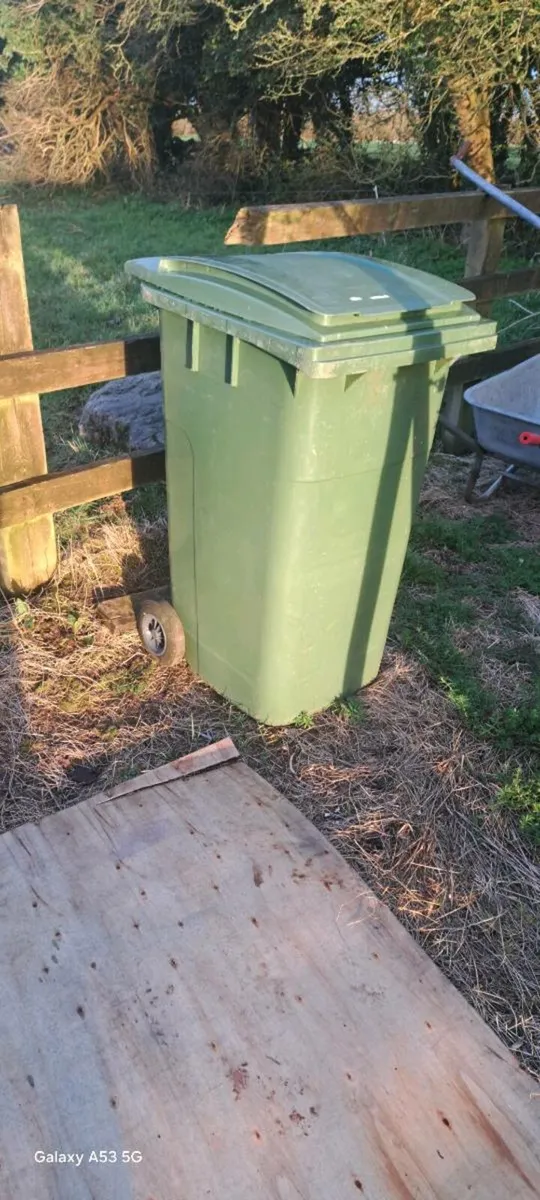 Whealy  bin - Image 1