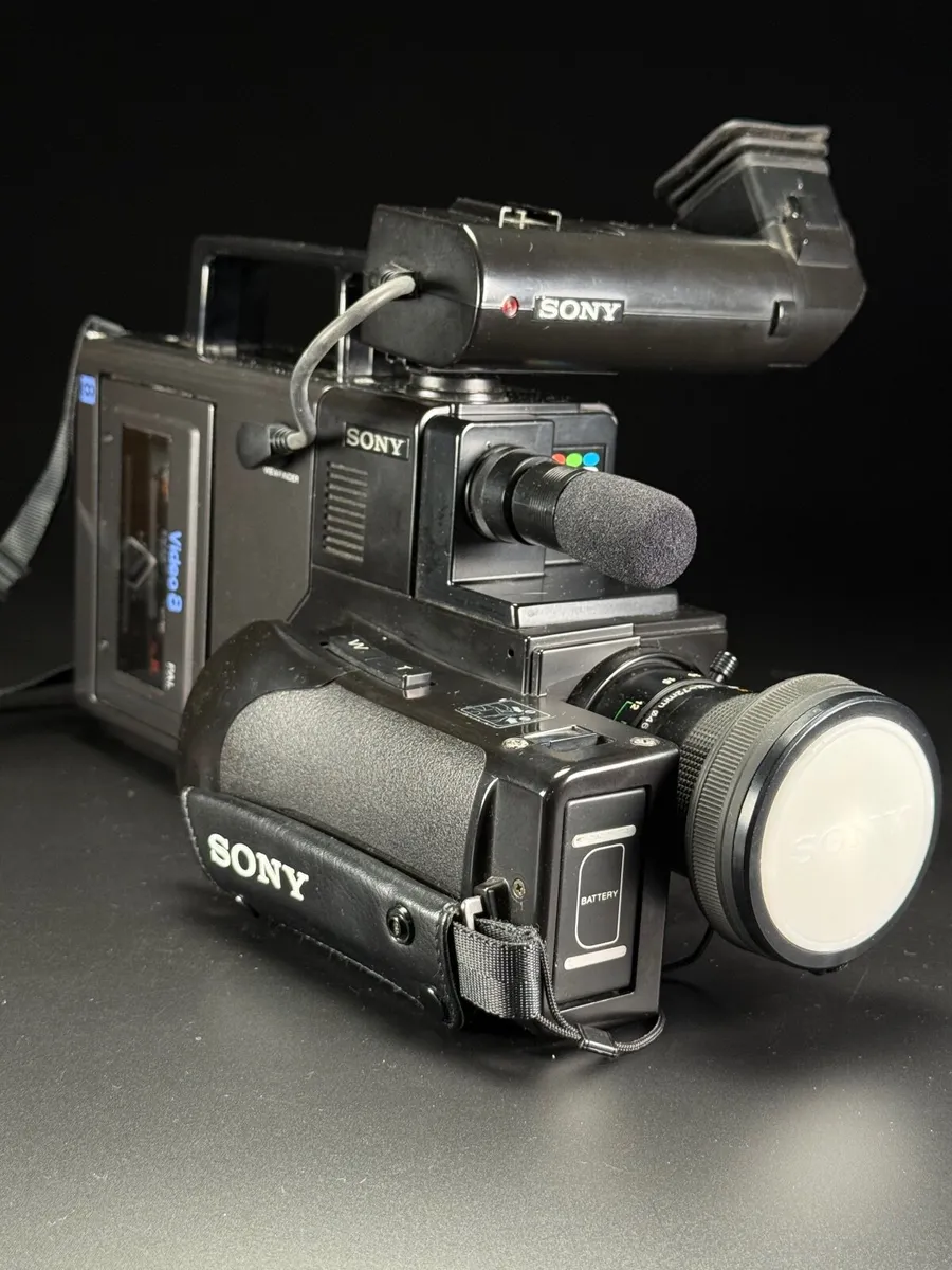 Sony CCD-V8 Video 8 Camcorder - Image 2
