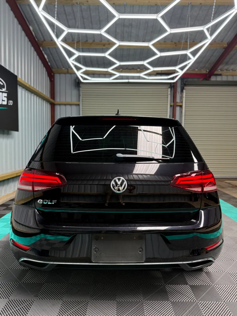 Volkswagen Golf (191) - 1.2 Petrol + Automatic - Image 4