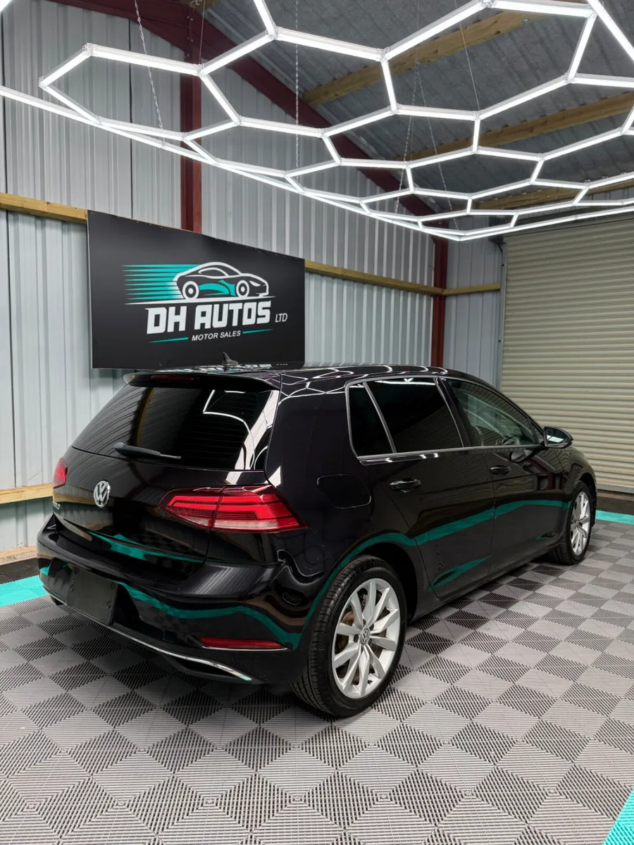 Volkswagen Golf (191) - 1.2 Petrol + Automatic - Image 2