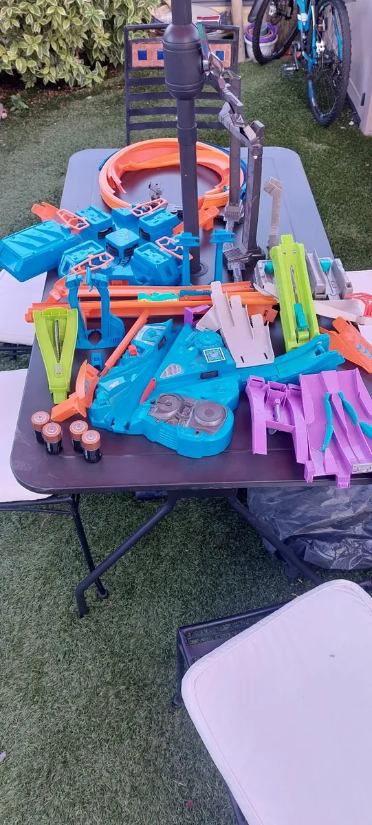 Toys - Image 1