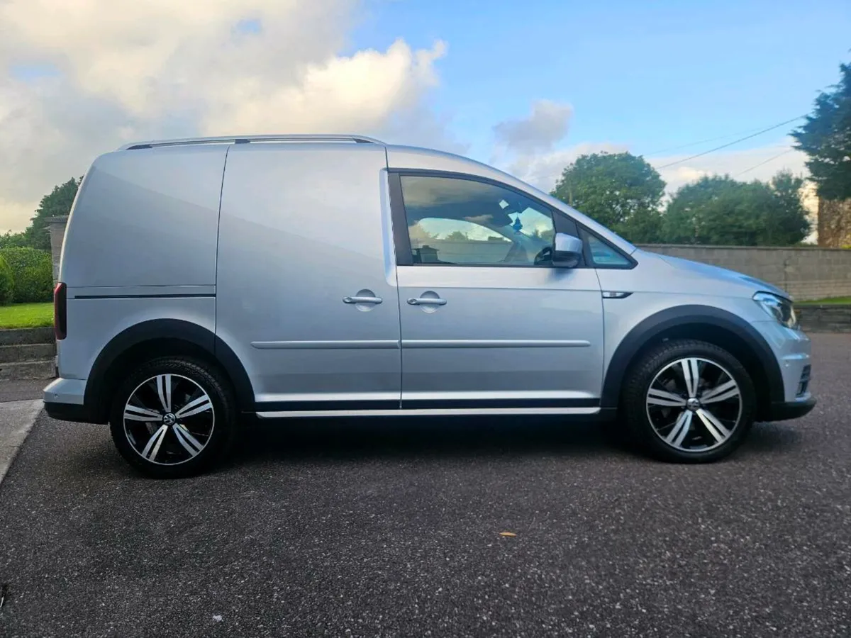 Volkswagen Caddy Alltrack - Image 4