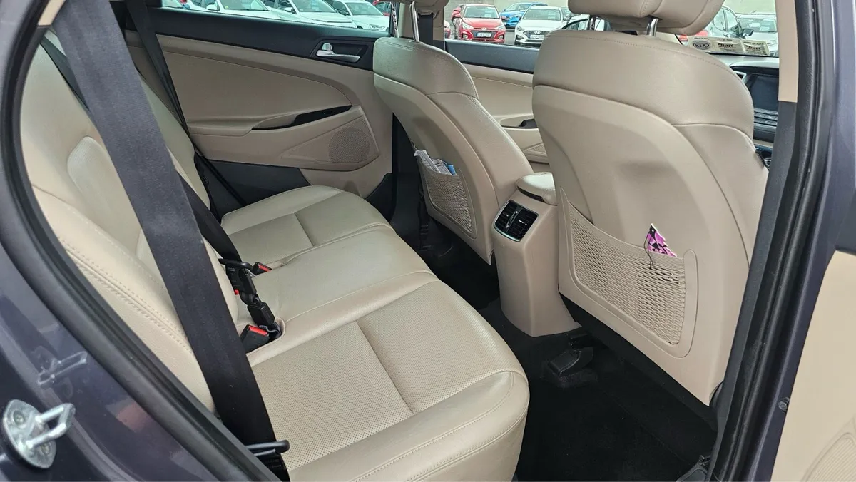 2016 Hyundai Tucson Executive - Image 3