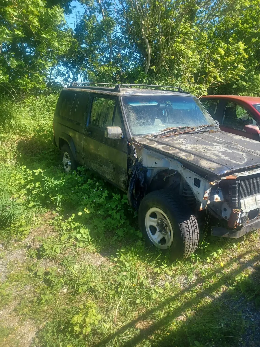 Jeep cherokee - Image 2