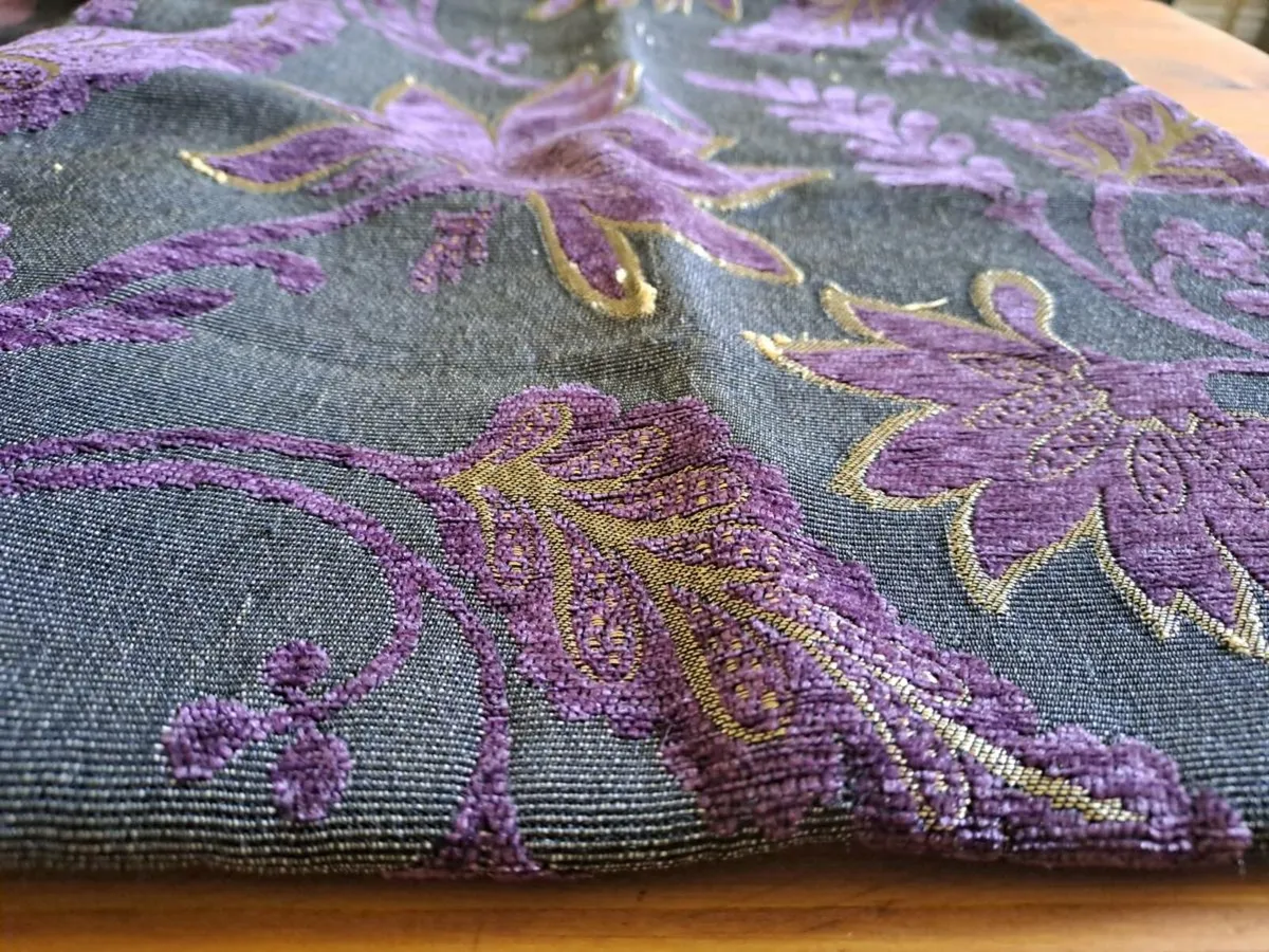 2 purple cushion cases free - Image 3