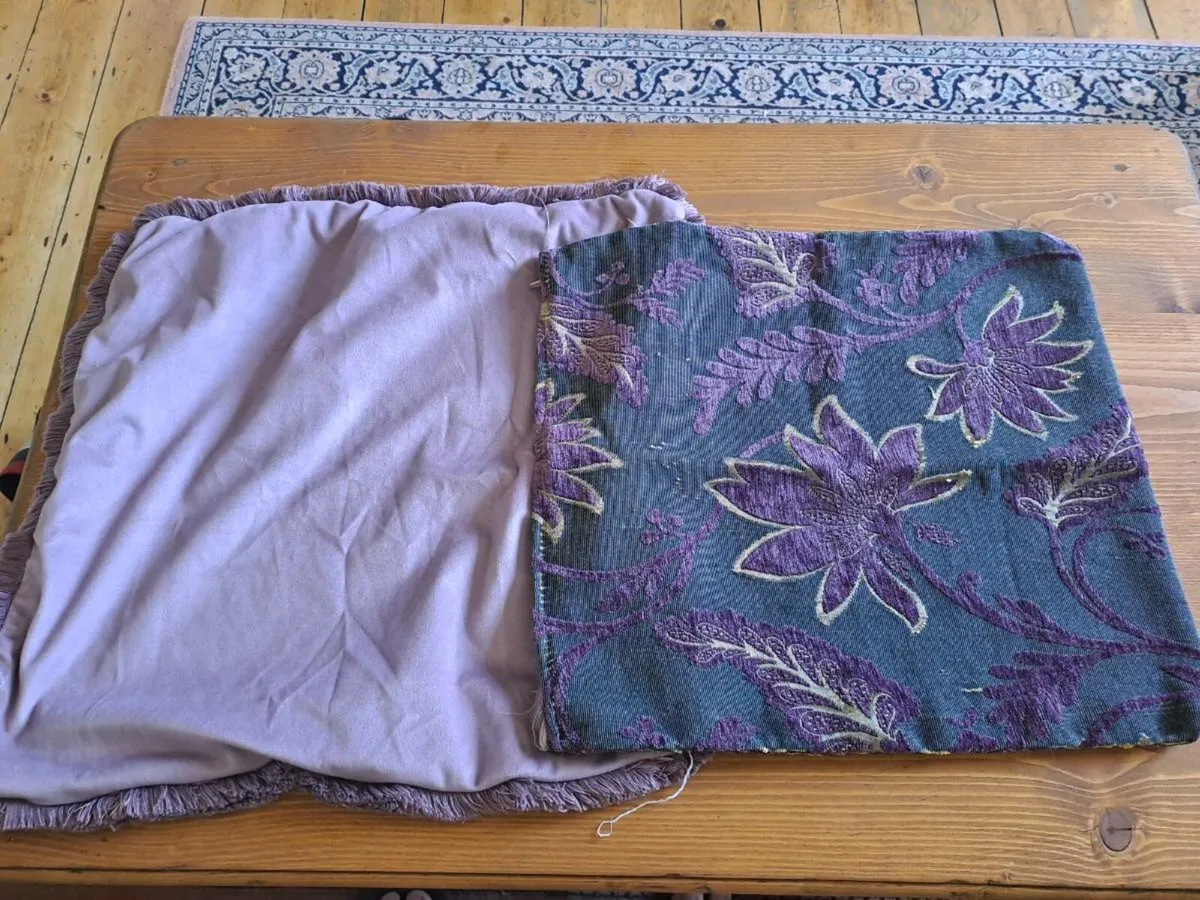 2 purple cushion cases free - Image 4