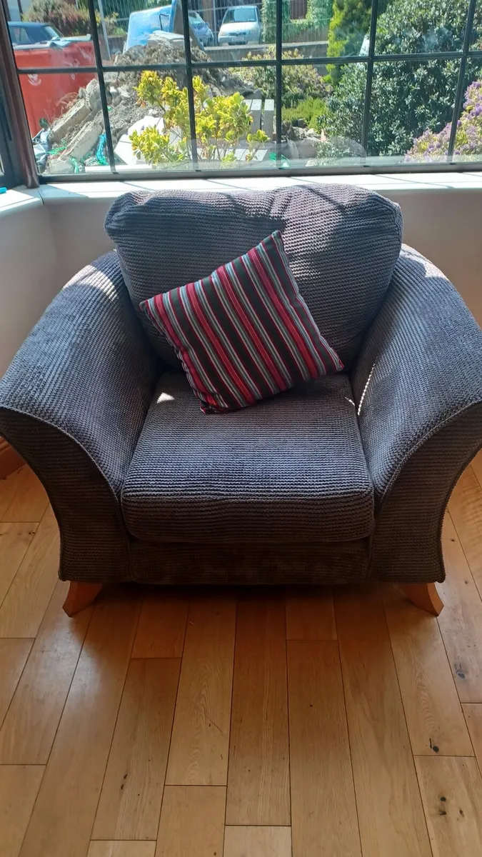 Free Sofa and chair - Image 2