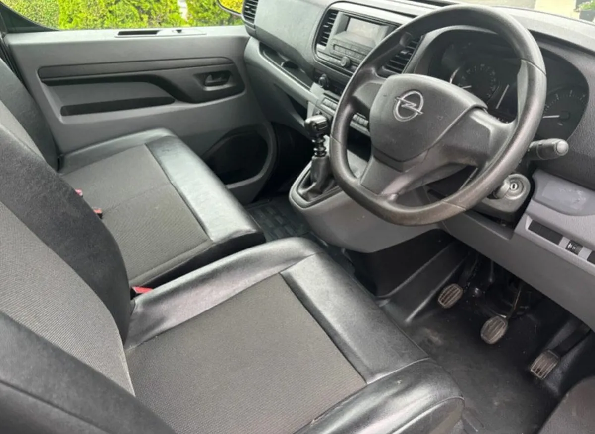 Opel Vivaro 2021 - Image 2