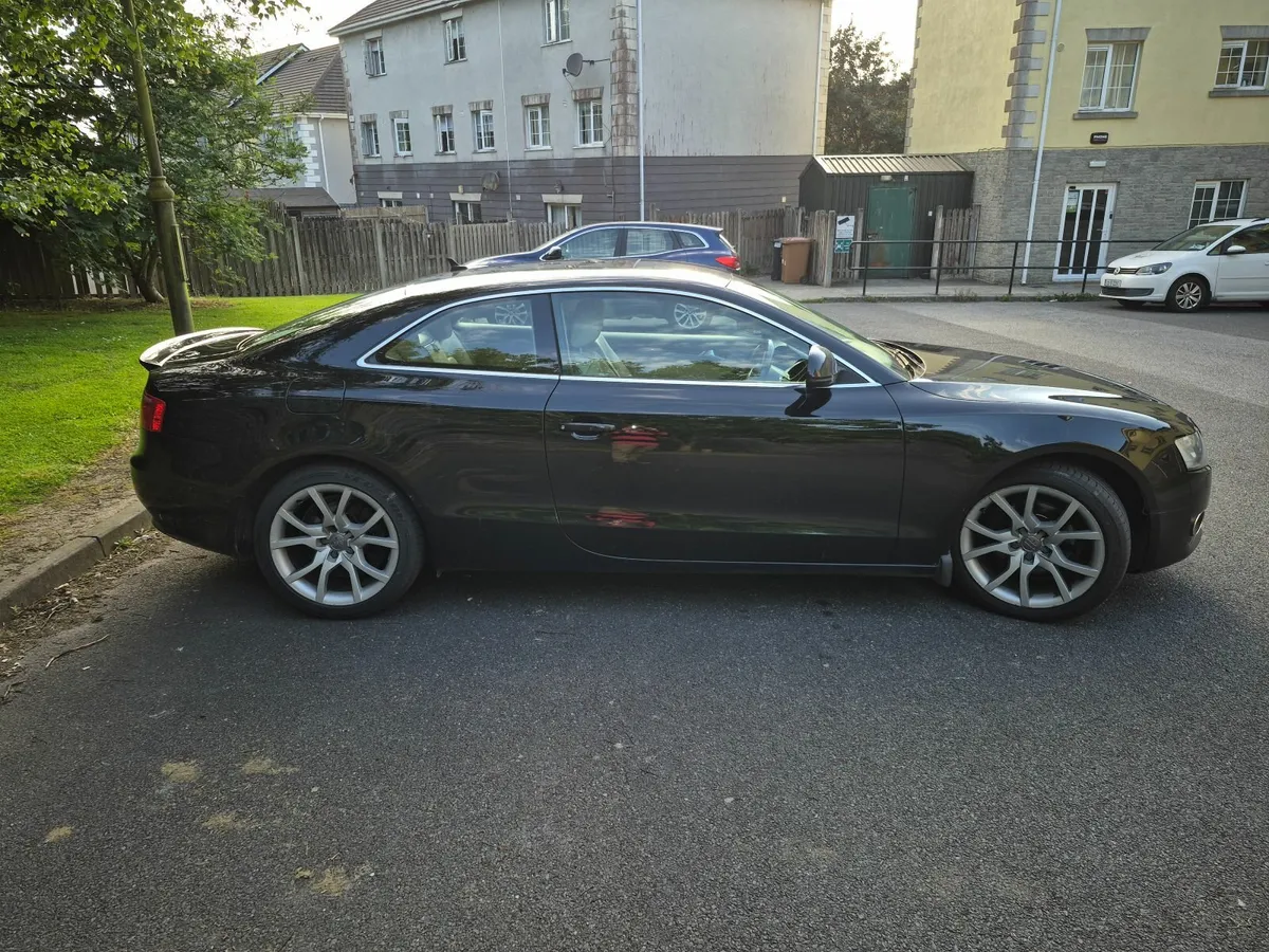 Audi A5 2010 - Image 1