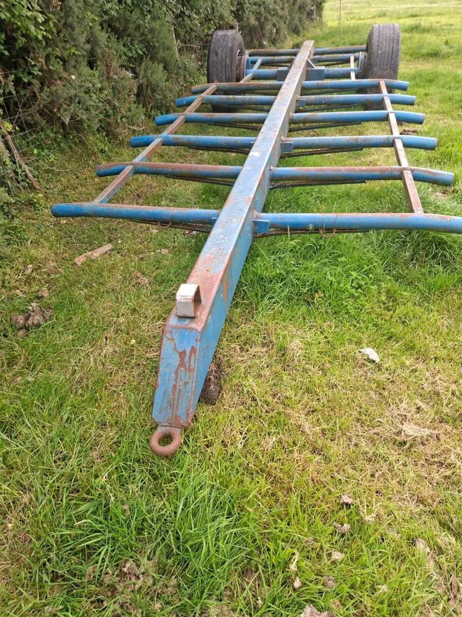 8 bale trailer - Image 1