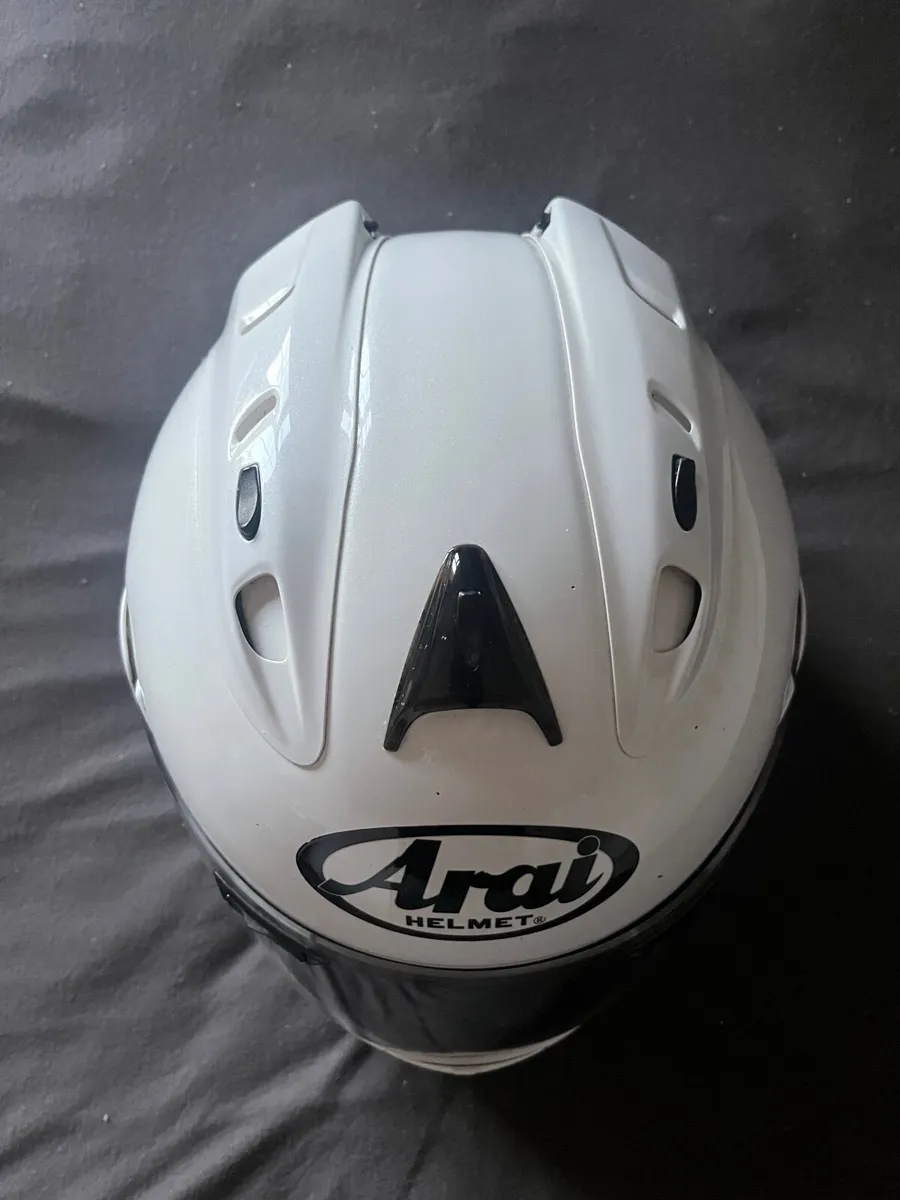 Motorbike helmet - Image 3
