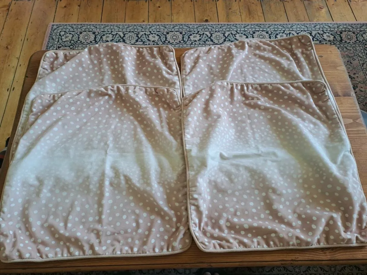 4 cushion covers pink brown - Image 1