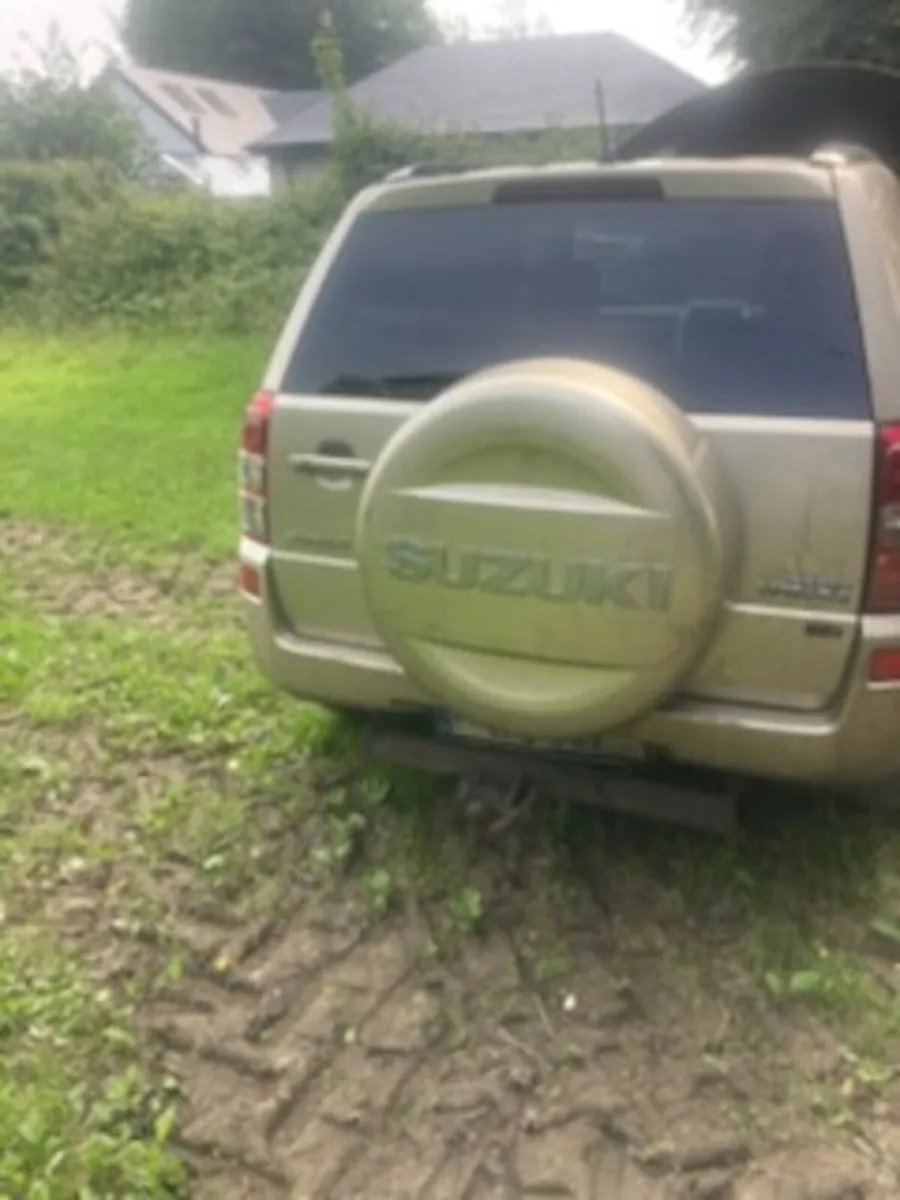 Suzuki Vitara Jeep - Image 3