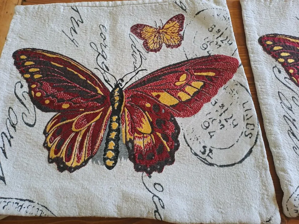 2 Embroided cushion covers butterflies - Image 2
