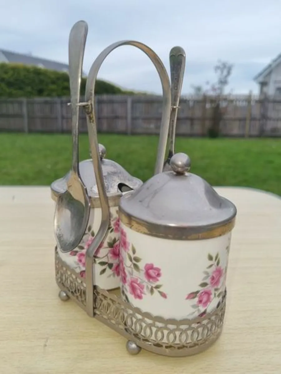 Set of two vintage porcelain sugar bowls - Image 2
