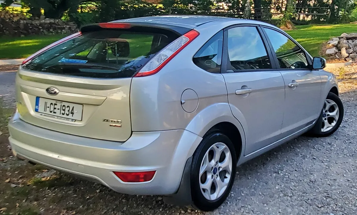 Ford Focus 2011 1.6L Hatchback TDCi Zetec - Image 3