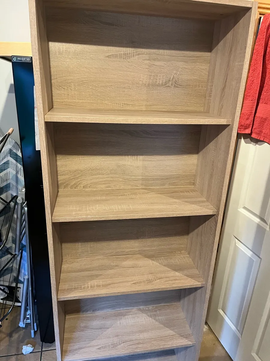 Large bookshelf - Image 1