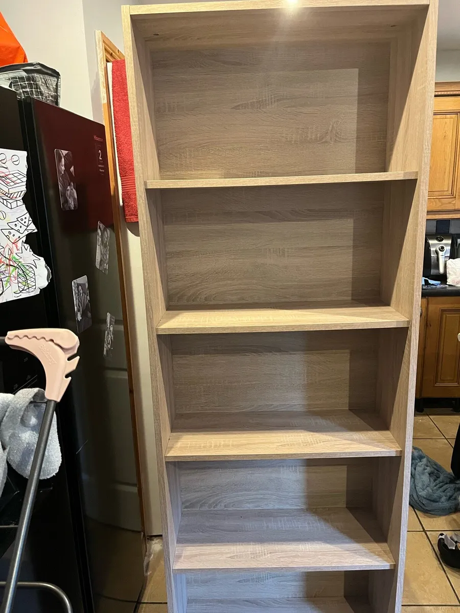 Large bookshelf - Image 2