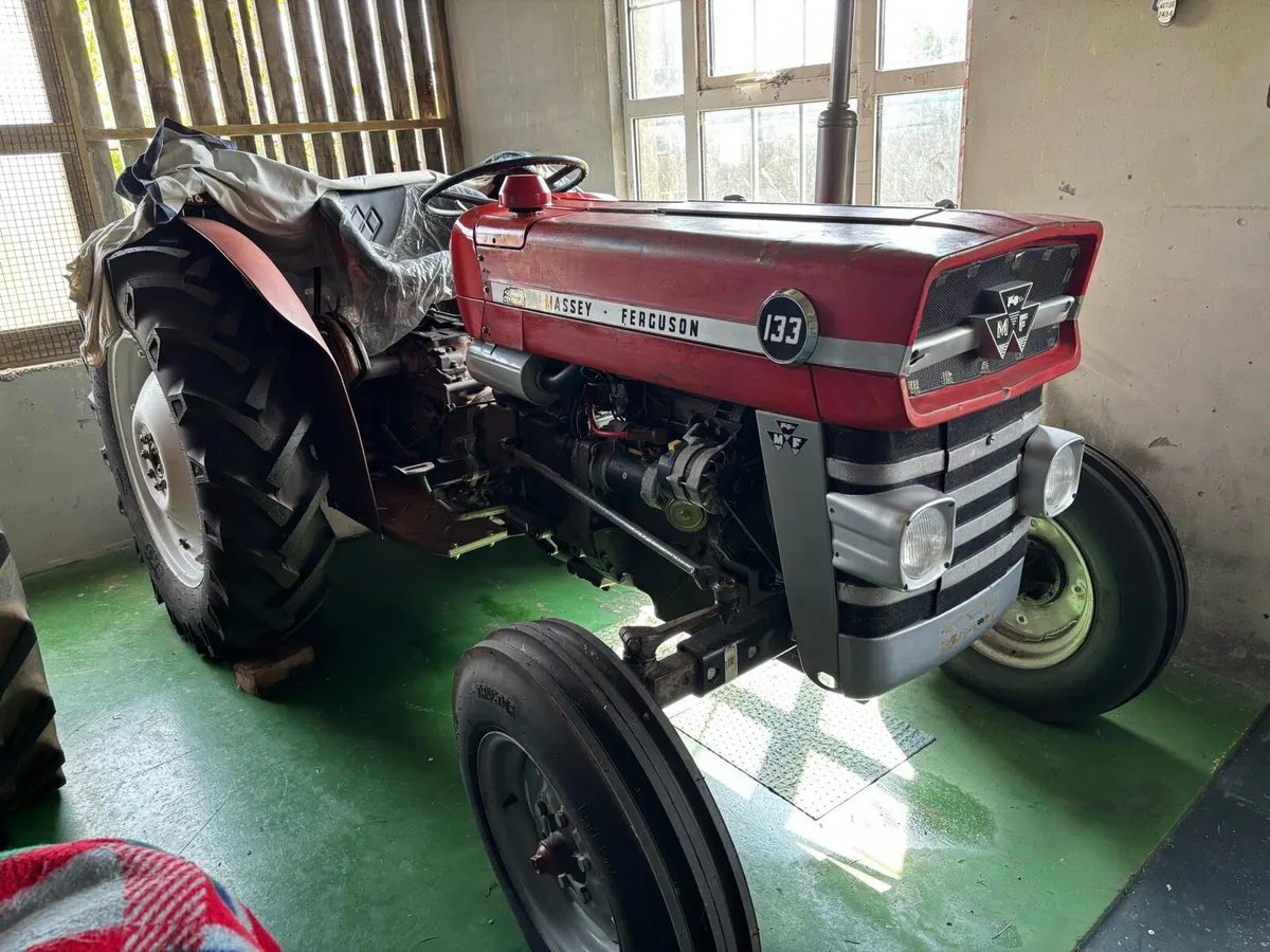 133 Massy Ferguson - Image 1