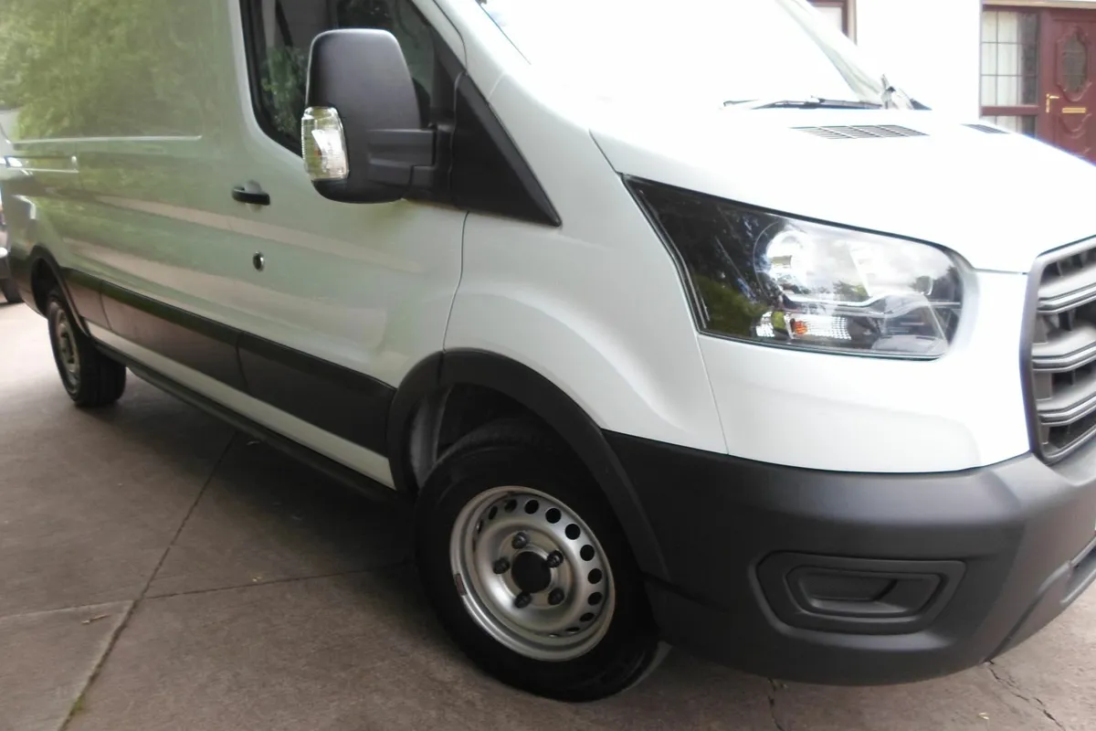 Ford Transit 2022 - Image 2