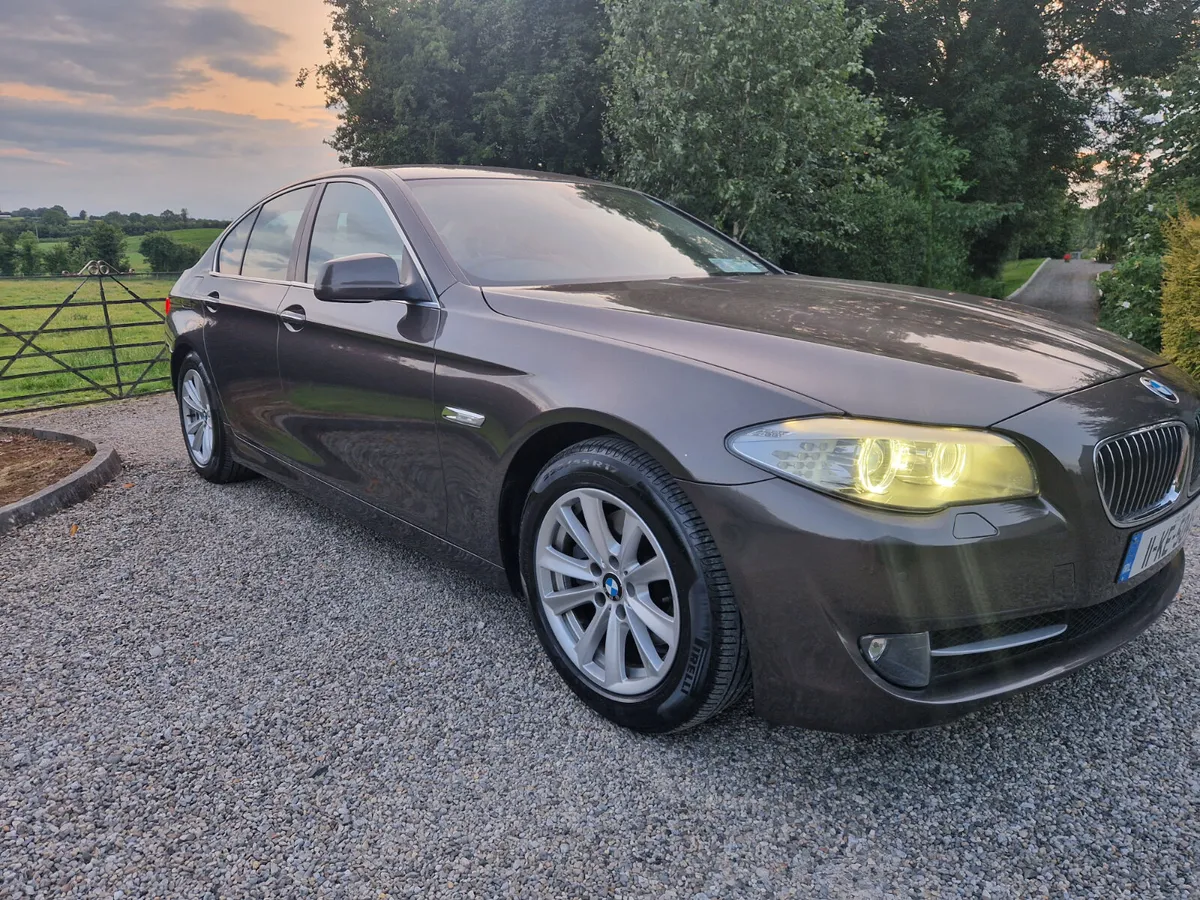 BMW 520 SPORT, AUTO LOW KMS, NEW NCTSUPERB - Image 3