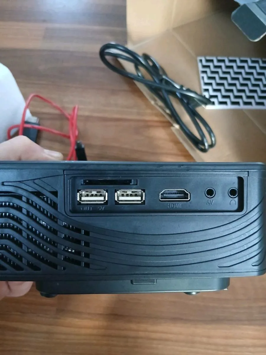 Artlii home theatre projector - Image 2